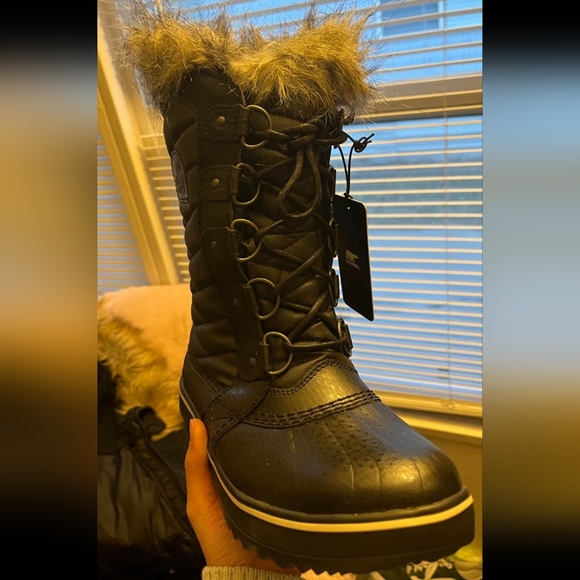 NWT Sorel Black Quilted Lace-Up Faux Fur Winter Boots - Picture 4 of 6